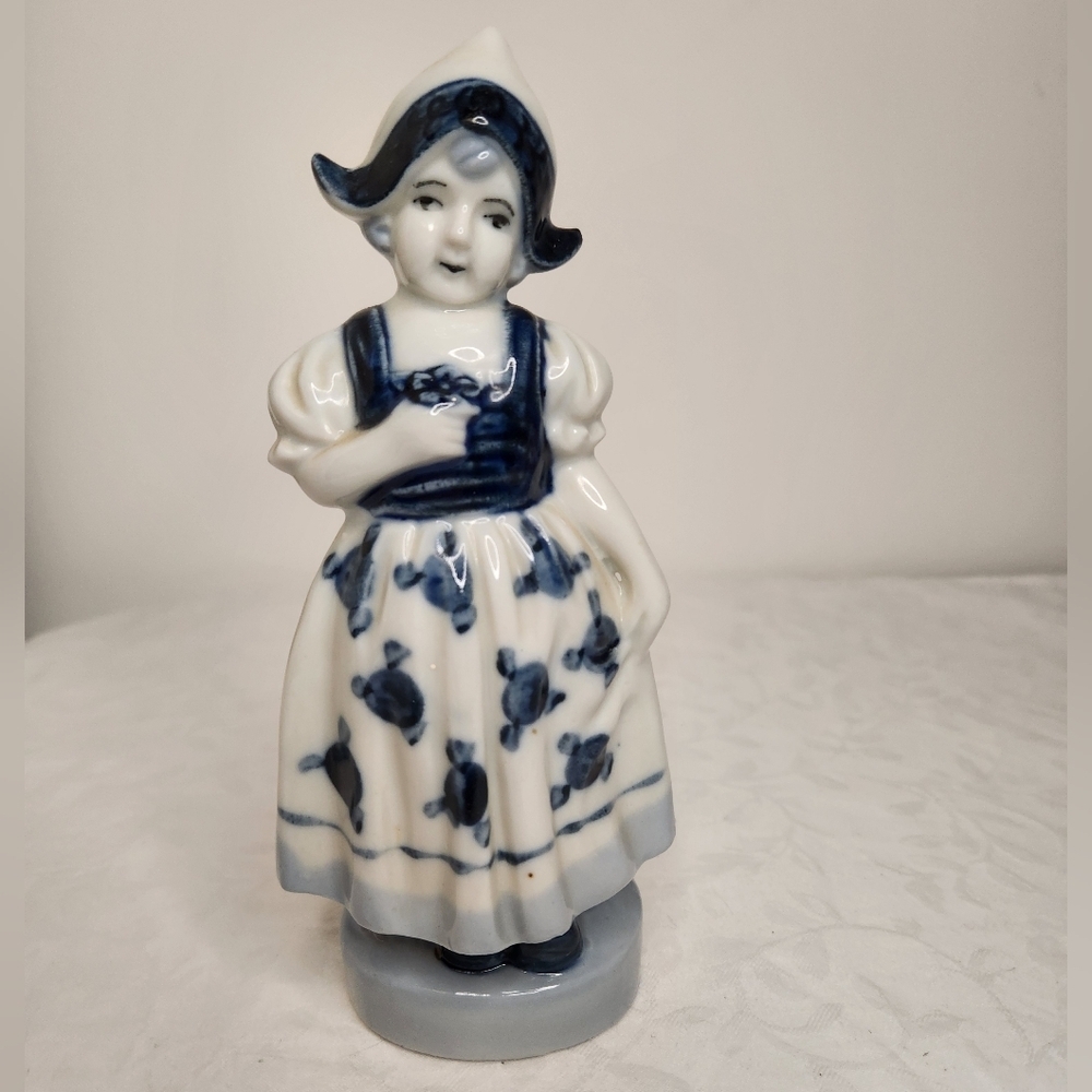 Delft Blue Dutch Girl Porcelain Figurine